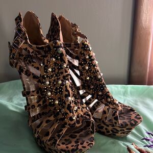 Spiked leopard print wedges by city snappers size 8 1/2